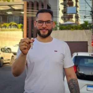 Nutricionista Luiz Carlos Jr inaugura um consultório moderno, com tecnologia de ponta e novos equipamentos. Parceria com Cafeína Publicitária impulsiona resultados.
